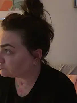 HeyBABYGIRL: онлайн-секс-чат