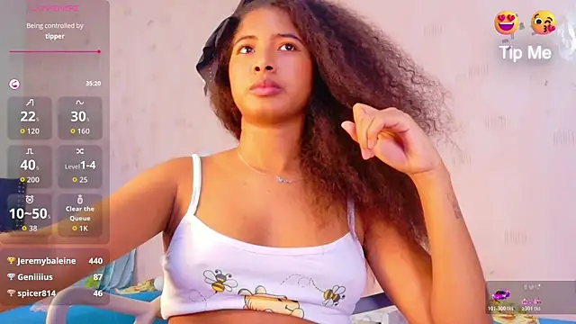 Chatroom XXX en direct de shyblacksweetiee