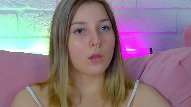 TinnaBurton: онлайн-секс-чат