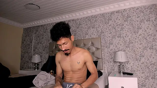 NoaahTylor 웹캠 쇼