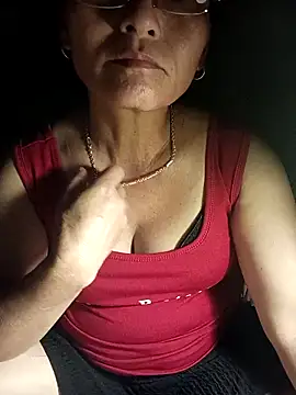 Chatroom XXX en direct de Cucci07