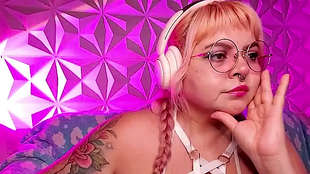 Czat XXX na żywo – Satyn_doll