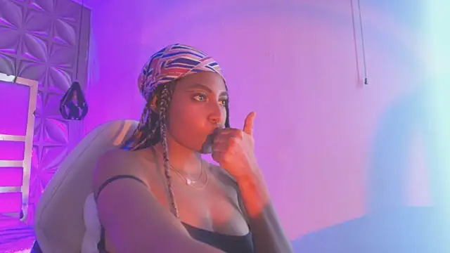 Queen_perla_'s Live XXX Chat