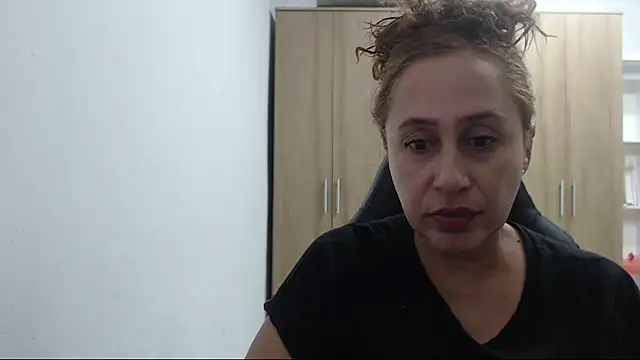 RoxanaLove9's Live XXX Chat