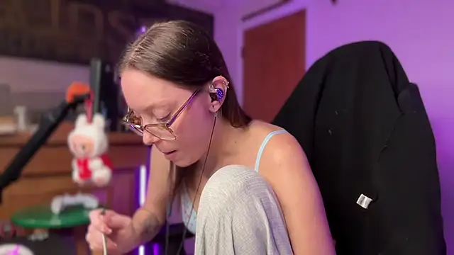 SpaceCowWhore's Webcam Show