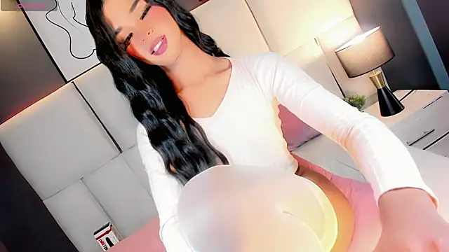 Kornylovee's Live XXX Chat