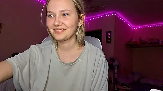 KarinRobertson Show in webcam