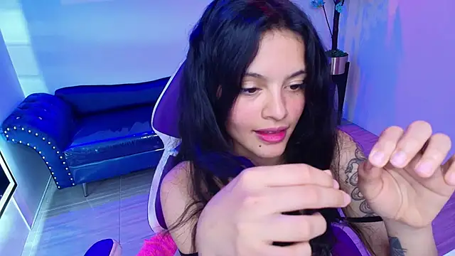 Maddie_T18 Chat XXX in diretta