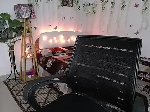 Czat XXX na żywo – Naughty_Stripgirl0