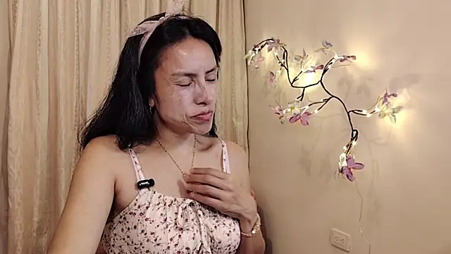 Bella_Exhibition – Live XXX-chat