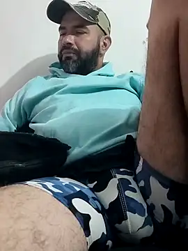 Pokazy przed kamerką – hairyandbigmann