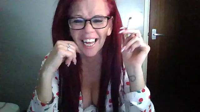 Forbidden-Irish-x élő XXX-chatje