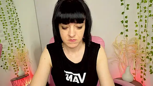 Chatroom XXX en direct de Minimolly_