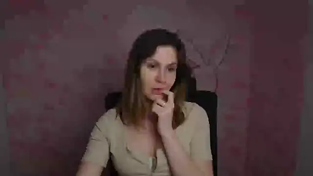 Chatroom XXX en direct de Kira_raaaa