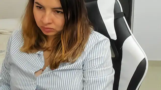 __Emma__11__Lecat_ Chat XXX in diretta