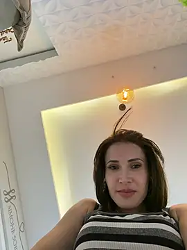 Irresistible24n Live XXX chat