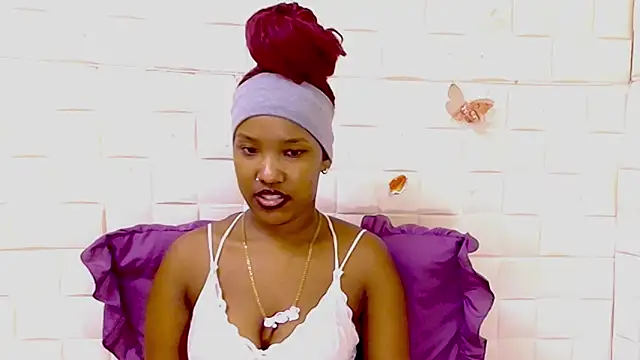 EroticSexyPrada's Live XXX Chat