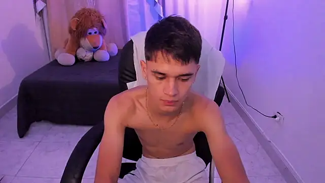 Aron_Boyy Pertunjukan Webcam