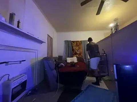 ThrowedWorldWide élő XXX-chatje