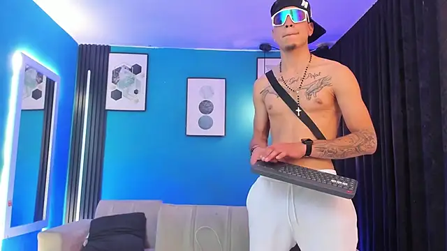 Oficial_KingOfHeavens Live XXX-Chat