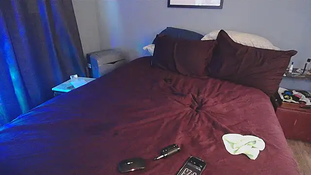 NWBuiltのライブXXXチャット