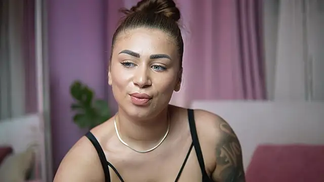 AmeliaBarbie Adlı Modelin Web Kamerası Şovu