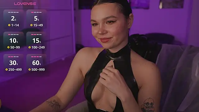 Dominatrix_Alice live XXX chat