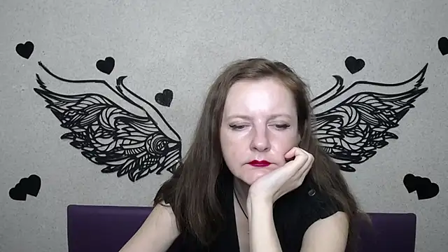 MeganPirs: онлайн-секс-чат