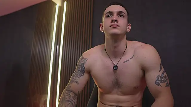 Pokazy przed kamerką – JacksonOlsenn