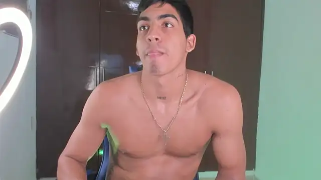 Milo_LatinBoyn Webbikameraesitys