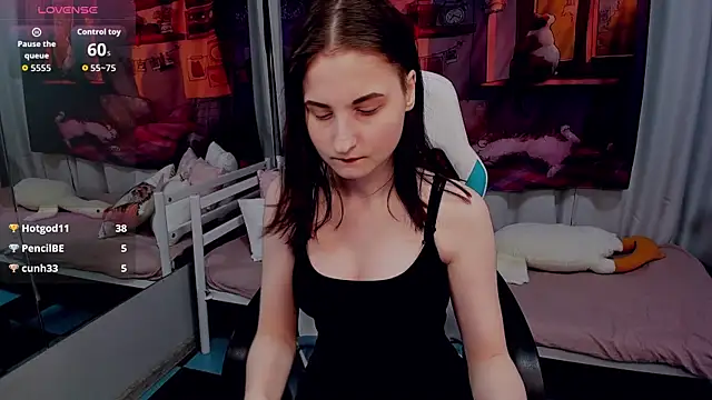 Chatroom XXX en direct de KiraDuvall