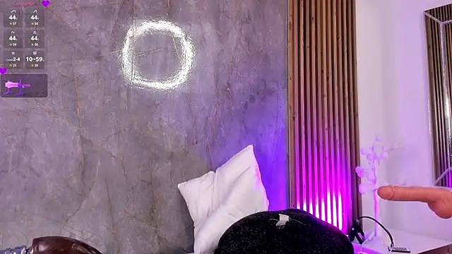 MelanyHolsen Chat XXX live