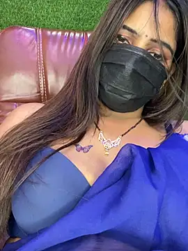 CUTI-NAINA Show in webcam