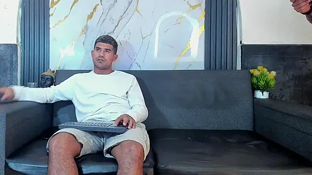 Latins_on_firen Webbikameraesitys