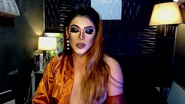 UrtopshemalegoddessAliyah 在  線直播表演