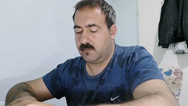 Chat +18 de mio_jaks ao vivo