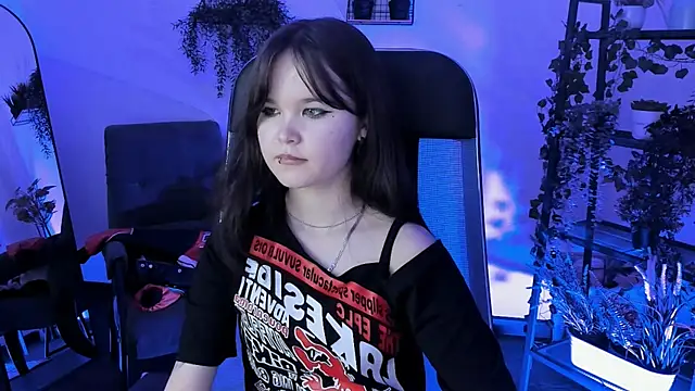 Elainebeness 现场XXX聊天