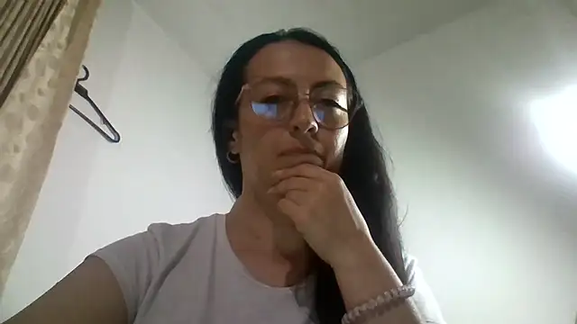 Lauryn_Jones Adlı Modelin Canlı XXX Sohbeti