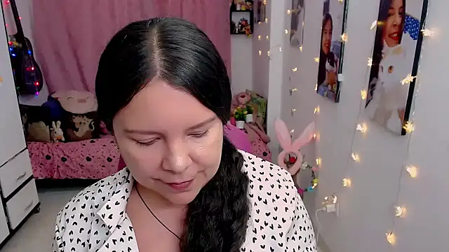 claryssa_: διαδικτυακό σόου στην κάμερα