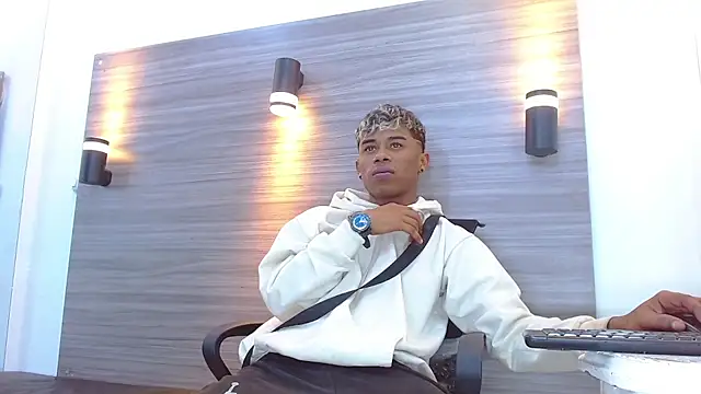 LuckyBluex – Kamerová šou