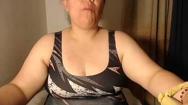 Chatroom XXX en direct de agathamiller01