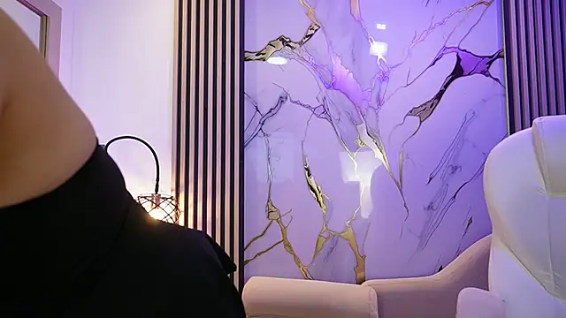 EmmaWalkerr_ 现场XXX聊天