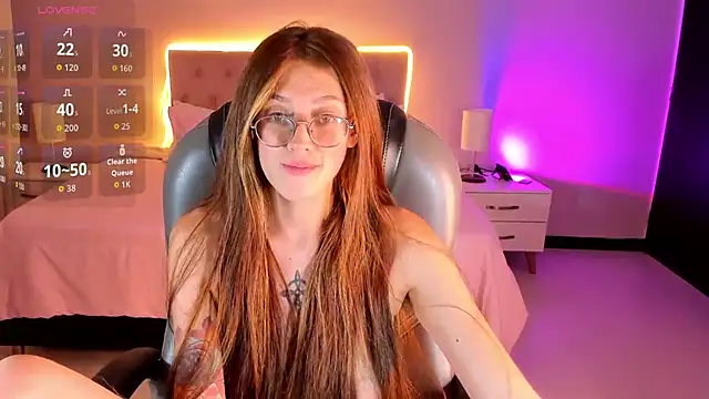 Emily_Warren_'s Live XXX Chat