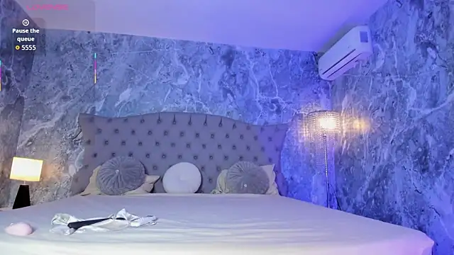 Chat XXX en directo de EVANGELIINE_21