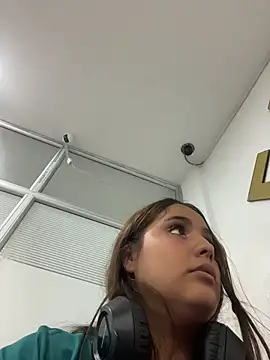 Noa_Harper- 现场XXX聊天