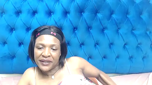 แชท XXX สดของ SpicyQueenxxxx