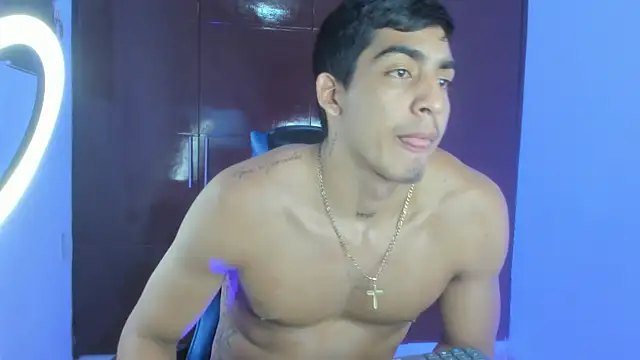 Вебкам-шоу Milo_LatinBoy