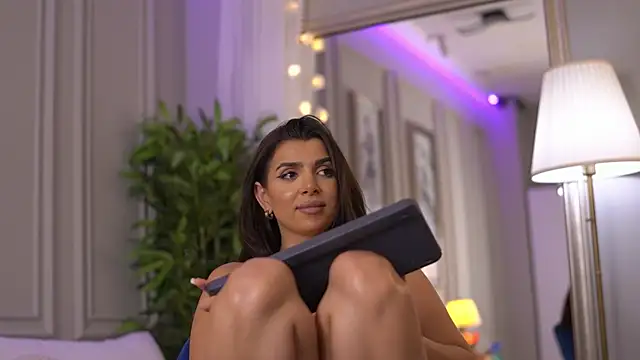 NicoleCellini's Live XXX Chat