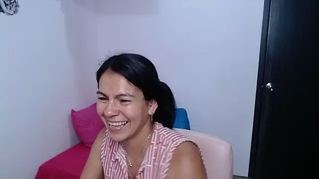 camilavargas_'s Live XXX Chat