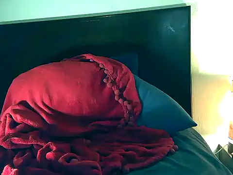 XXX chat uživo modela TheGirlWhoStandsUp